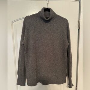 Cashmere Halogen gray sweater